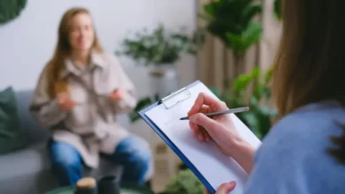 When to Consider Seeing a Therapist